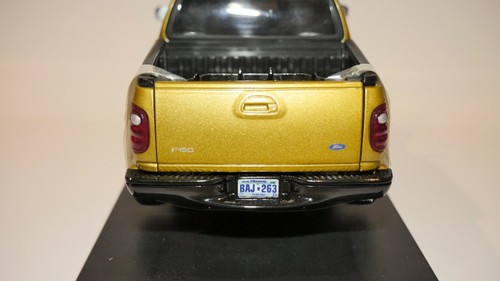 2002 Ford F-150 Crew Cab Pickup OUTDOOR SPORTSMAN by ERTL COLLECTIBLES - Picture 7 of 11
