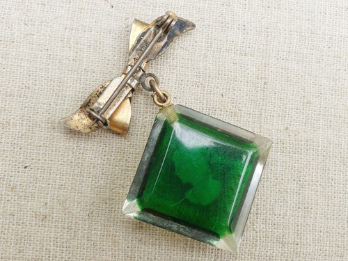 Vintage brooch GF sterling silver bow & green lucite cameo dangle VicRev 40s-50s - Picture 5 of 7