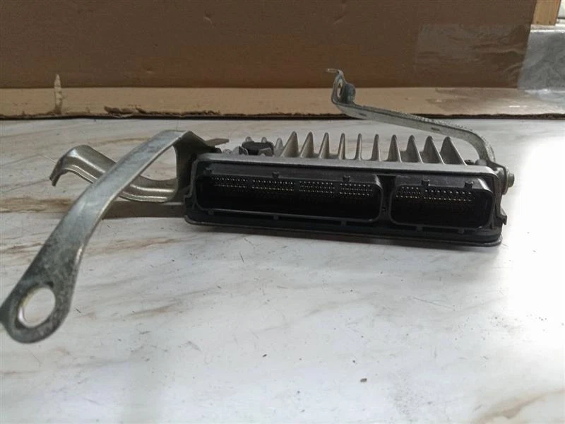 Used Engine Control Module (ECM) fits: 2015 Toyota Rav4 Electronic Control Modul - Imagem 2 de 4