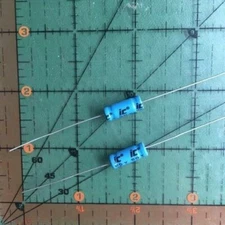 Illinois Capacitor Axial Electrolytic 10uF 50v Non-Polar / Bi-Polar New 6x16 4pc