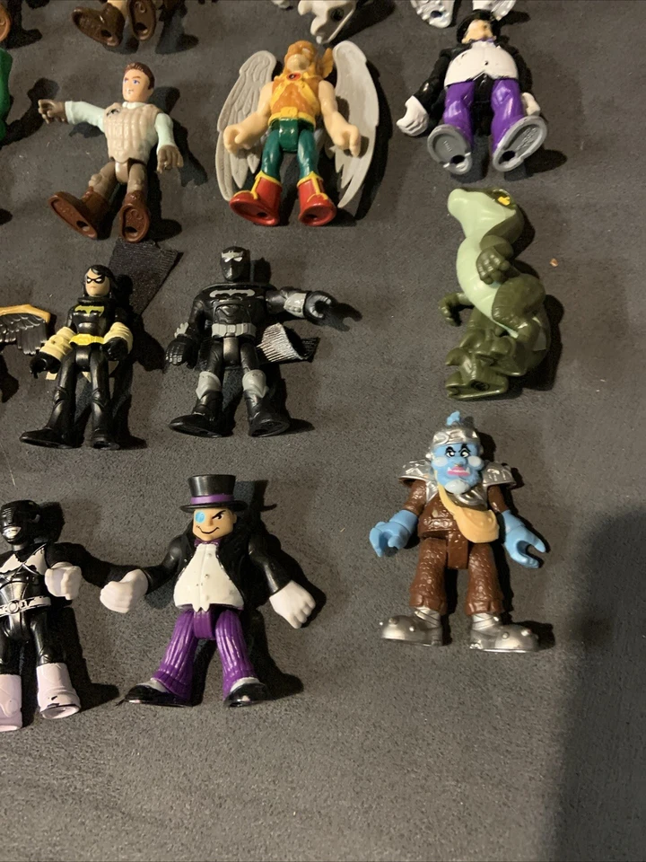 Lote de 30 figuras Imaginext Marvel DC Power Rangers y más Foto 2 de 4