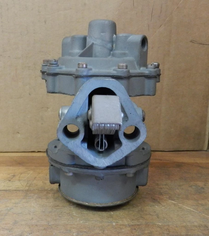 1951-56 Nash Ambassador Divco 3.8L 4.2L 6-Cyl rebuilt dual action fuel pump 4309 - Image 4 of 4