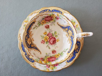 Royal Stafford Tea Cup & Saucer Gloria Pink Roses Scalloped Gold footing, rim