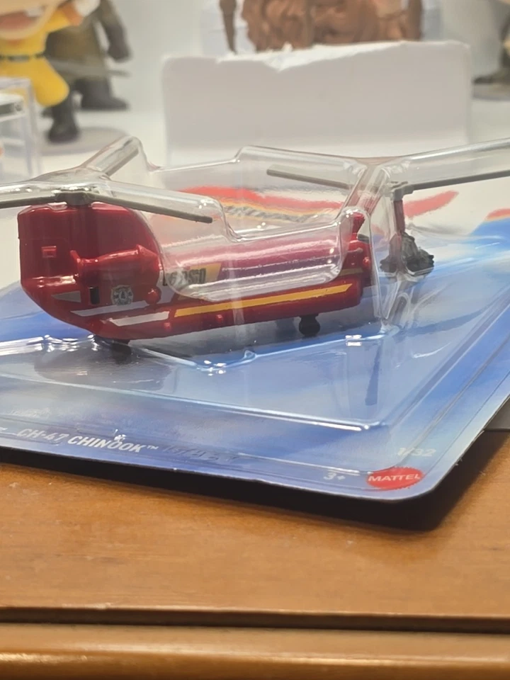 MATCHBOX SKY BUSTERS BOEING CH-47 CHINOOK 1 OF 32 - Image 3 of 4