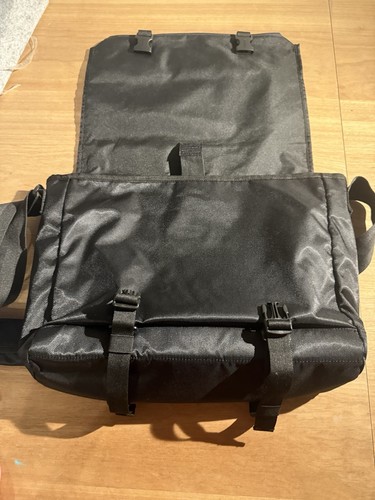 Superdry Merchant Messenger Bag Black Laptop Shoulder Satchel - Picture 5 of 7