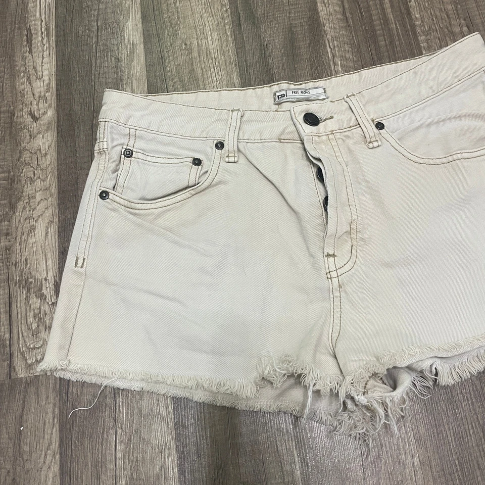 Free People Cream Denim Cut-Off Shorts – Size W30 - Image 3 of 4