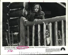 1994 Press Photo Actress Rosanna Arquette in "Nowhere to Hide" Movie - hcp27260