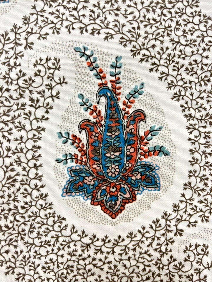 Fabulous Tilton Fenwick Duralee designer fabric "Zulla" pattern 26x26" cotton BR - Image 3 of 4