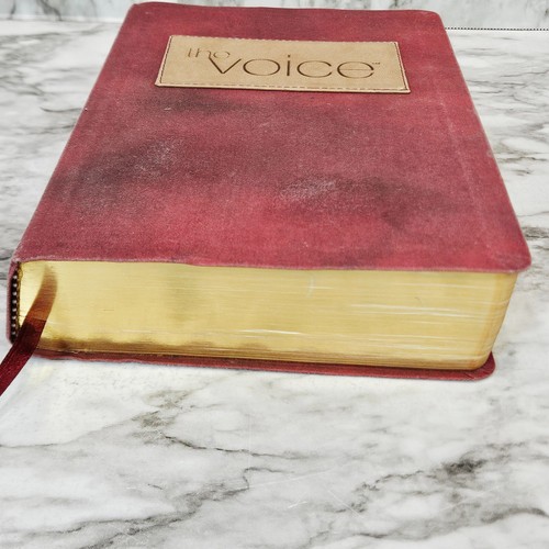 The Voice Bible Step into the Story of Scripture Thomas Nelson Publisher Red - Picture 5 of 14
