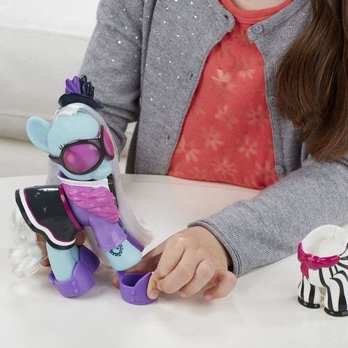 My Little Pony B8849 Explore Equestria 6 inch Photo Finish Doll (Box Damaged) - Picture 2 of 8