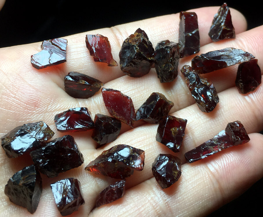 27g Natural RED Garnet Crystal gemstone rough stone mineral