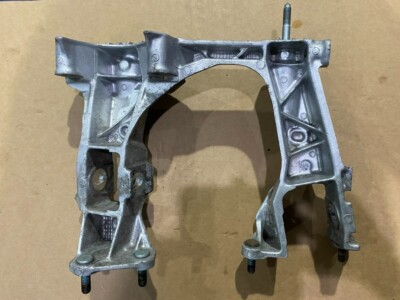 サカイラック Porsche 986 Boxster Rear Suspension Subframe Left Hanger