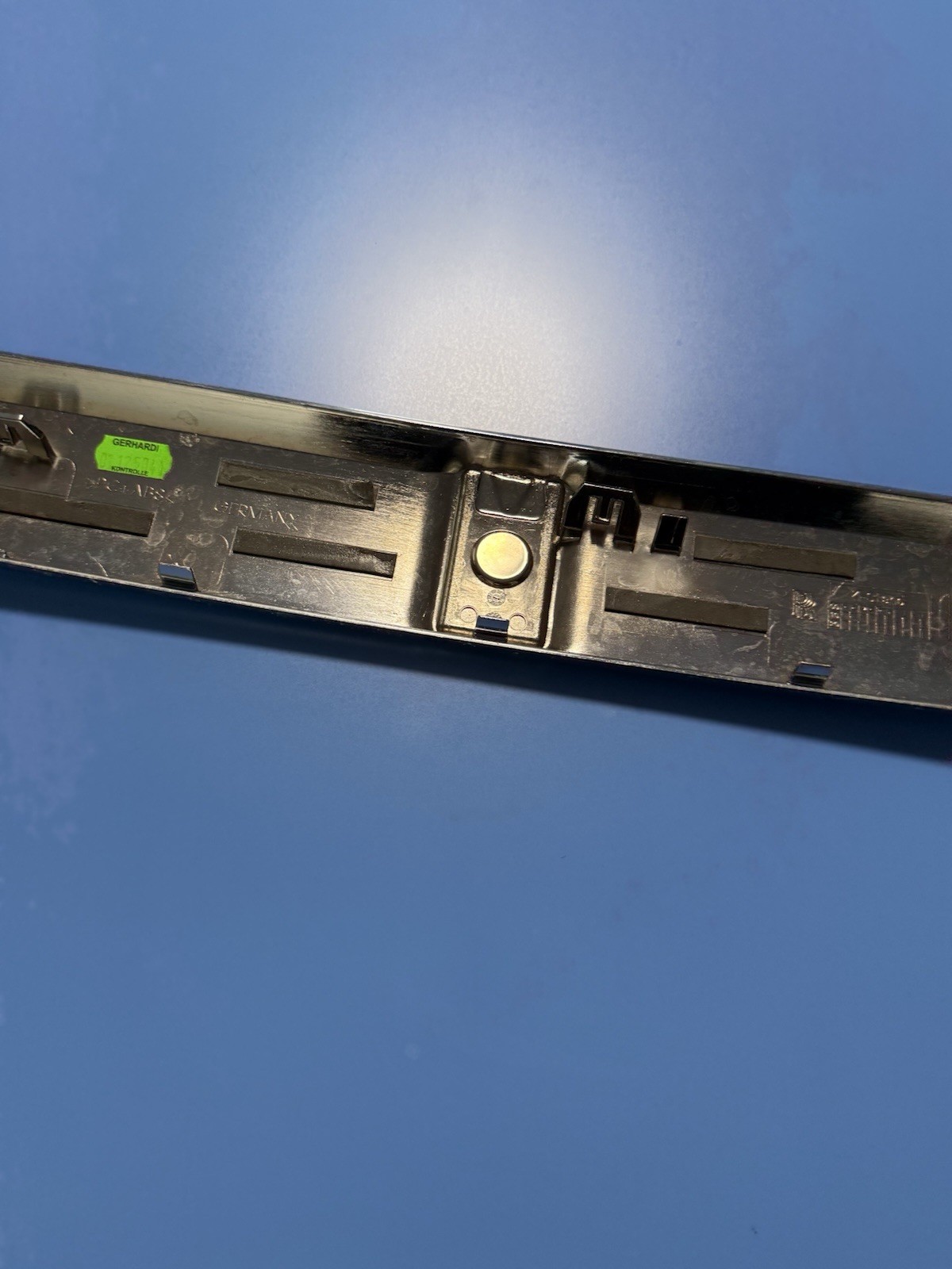 Cover, trunk lid grip For Rolls Royce Dawn, Wraith Part Number: 51247301517