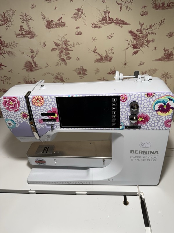 Pre-Owned Bernina B770QE Plus (Sewing Only) - Kaffe Edition - Great Condition.