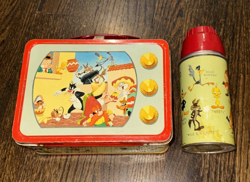 1959 Warner Bros Looney Tunes Metal Lunch Box w/ Original Thermos Vintage