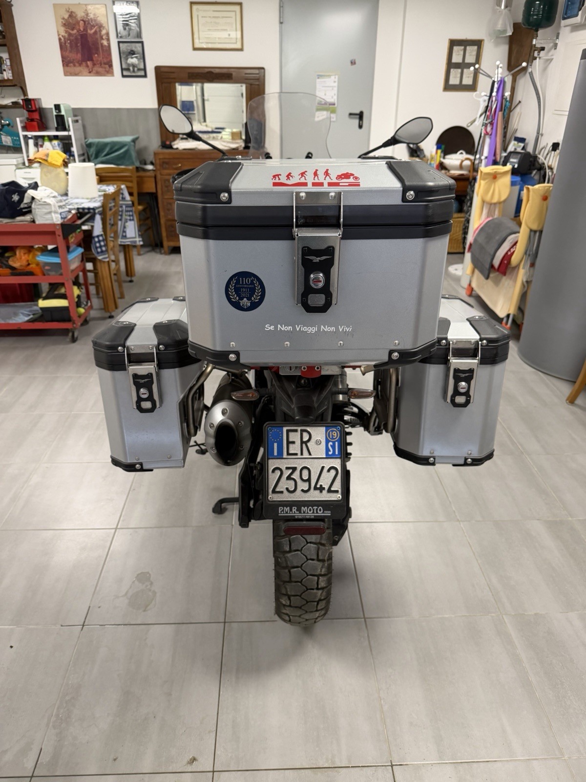 Moto Guzzi V85TT foto 3