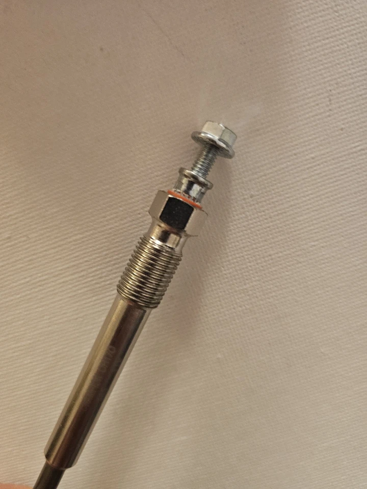 4XNEW GLOG PLUGS CHAMPION MADE IN GERMANY FOR CITROEN PEUGEOT 2.0HDI 2.2HDI - Image 2 of 4