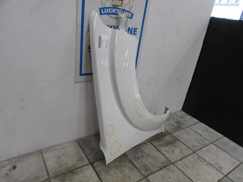 Nissan Frontier 2017 guardabarros derecho blanco Foto 3 de 4