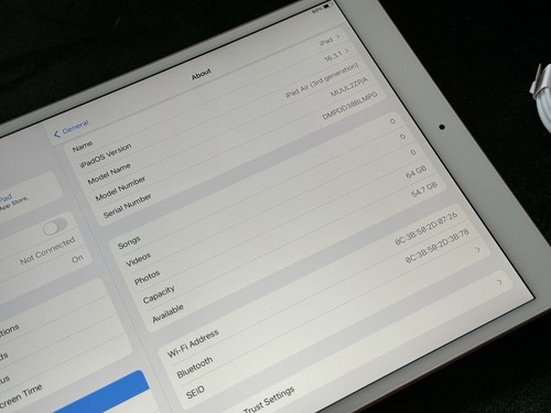 Like New Apple iPad Air 3rd Generation -10.5inch🔥 - Picture 10 of 13