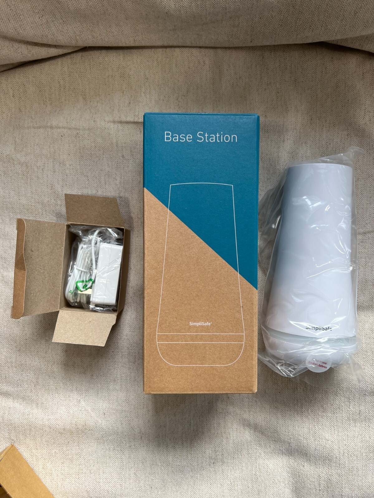 Brand New SimpliSafe Home Security System Base Station SSBS3 & Power Cord