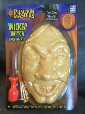 PUMPKIN MASTERS WICKED WITCH CARVING KIT WITH SAW AND 3 PEGS - NEW