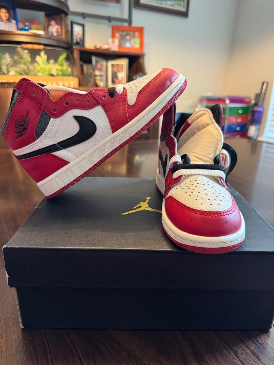 Size 1 (PS) - Jordan 1 Retro OG High Chicago Lost & Found