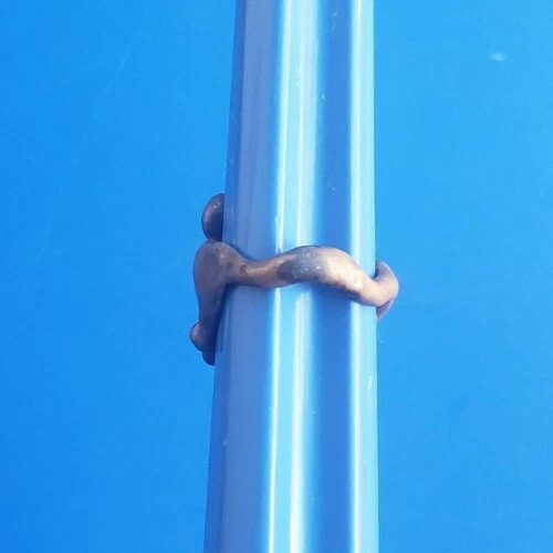 Anel artesanal vintage de latão maciço. Tamanho 3,5 - Imagem 4 de 4