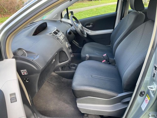 TOYOTA YARIS 1.3 Dual VVT-i TR 2010 - Picture 18 of 24