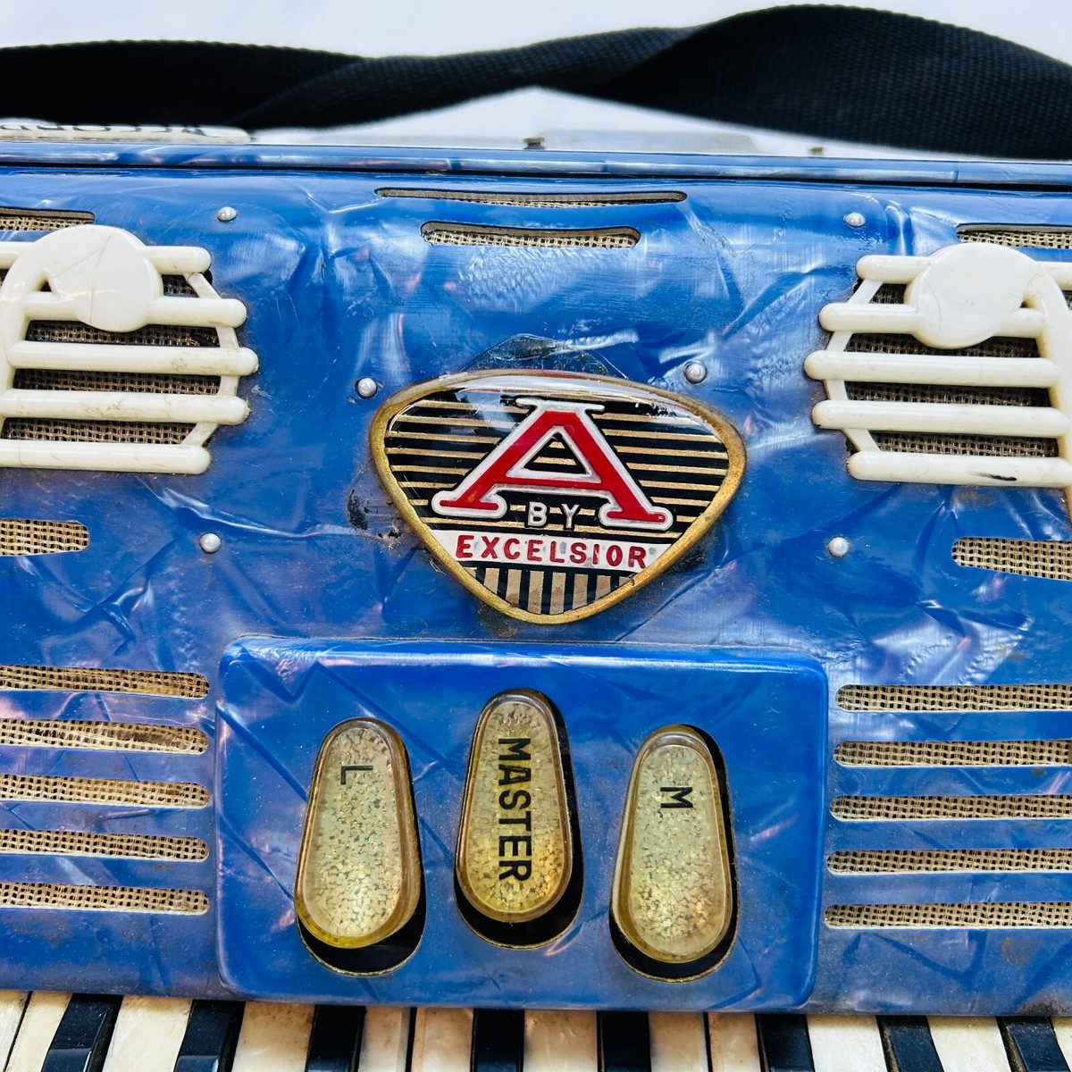Vintage Excelsior Accordiana Model 305 Piano Accordion (READ