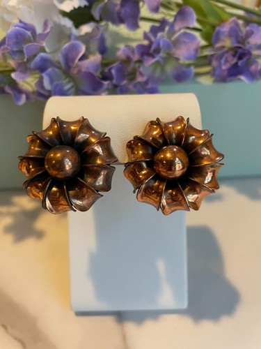 Vintage Ohrringe Kupferfarben Metall Clip On Floral Blume Schmuck