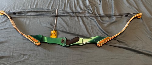 Vintage 1990s Golden Eagle Compound Bow, 28.5” 40LB Draw