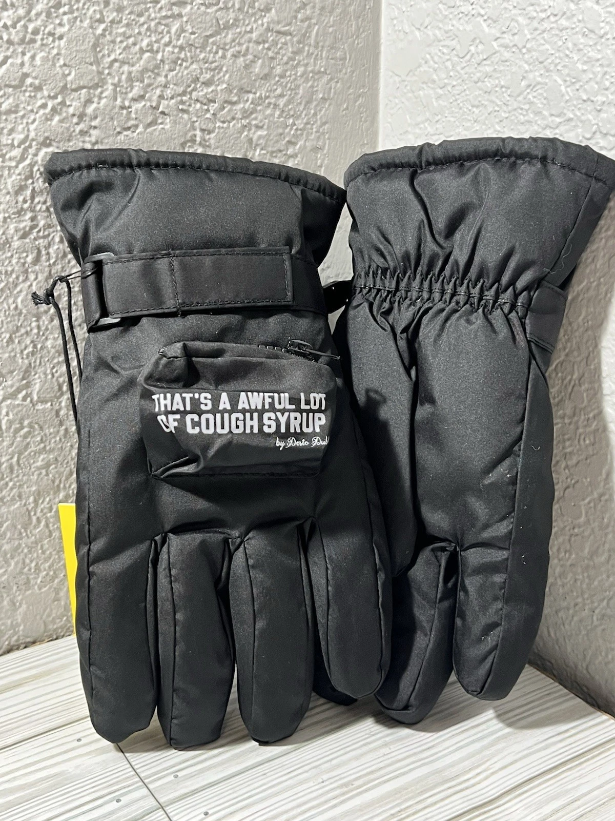 Awful Lot Of Cough Syrup ALOCS Puff Winter Snow Gloves Zip Pocket Black S/M I