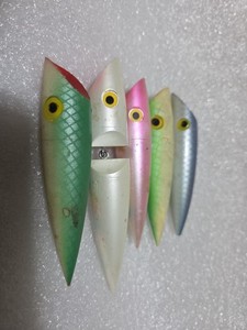 (5)  LUHR JENSEN JPlugs 4 Inch wo/ hook harnesses 2 With Rattle