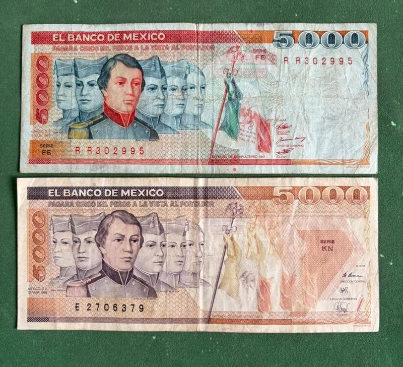 2 diferent Notes 5,000  Niños Heroes Mexico Bank note F