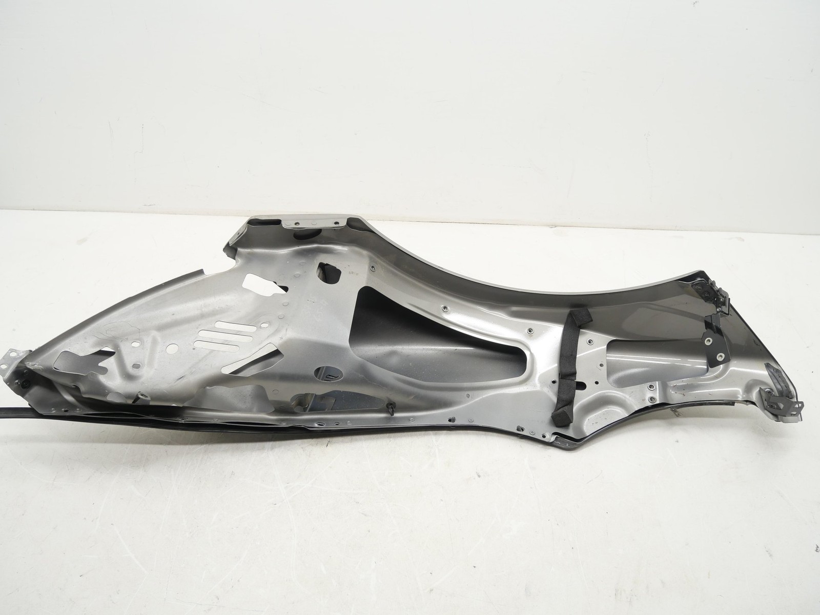 Used Front Driver Fender Left LH 2016-2021 McLaren 570s Blade Silver NOTE* OEM