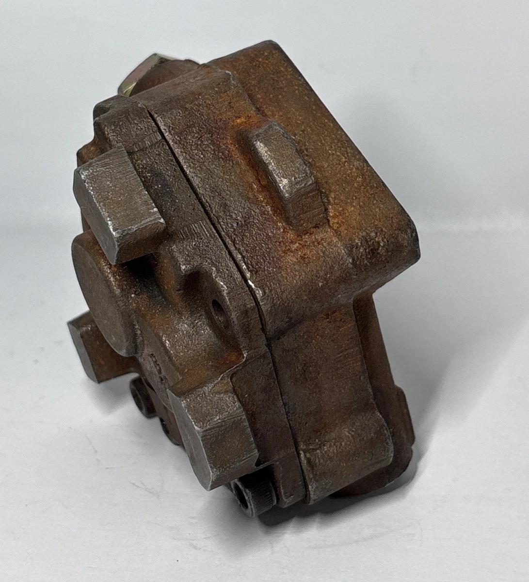 ZF 7018955153 Fuel Gear Pump Volvo Renault Truck Diesel Fuel Feed Pump photo 4