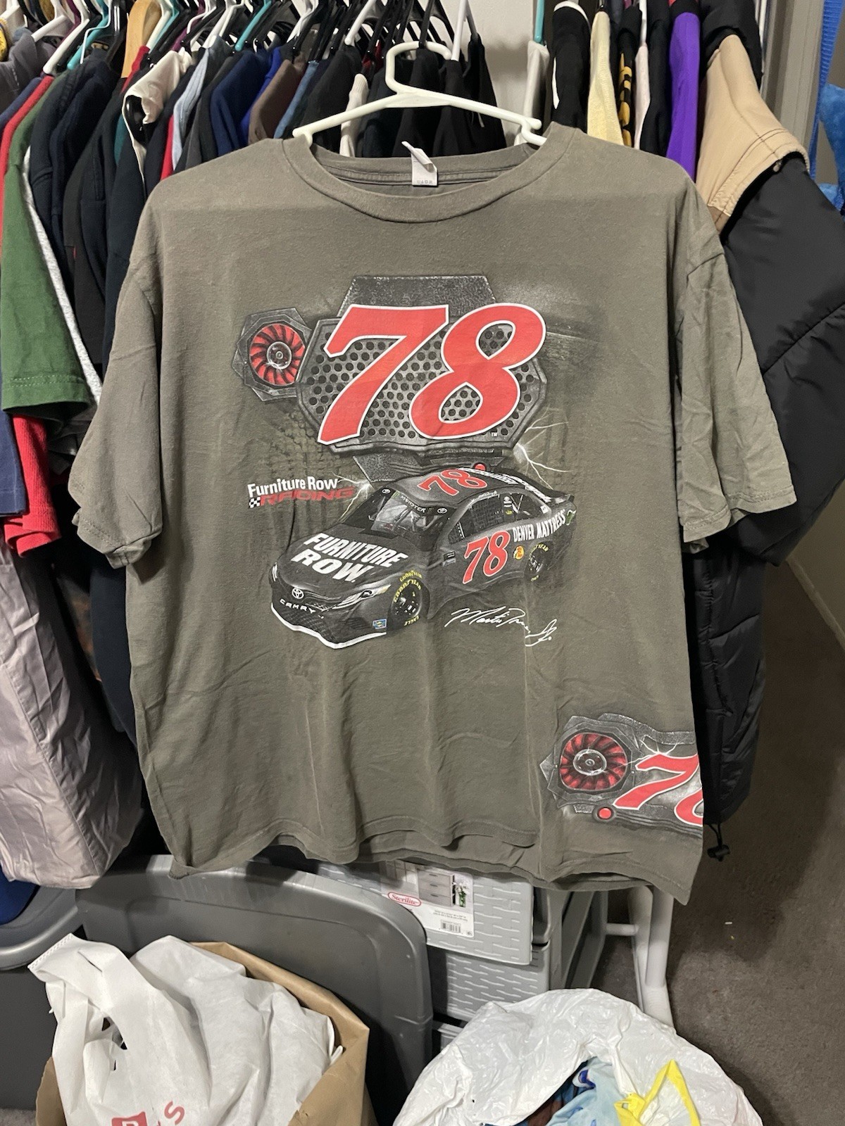 Taglia XL Camicia da corsa uomo Nascar Martin Truex Jr Furniture Fila