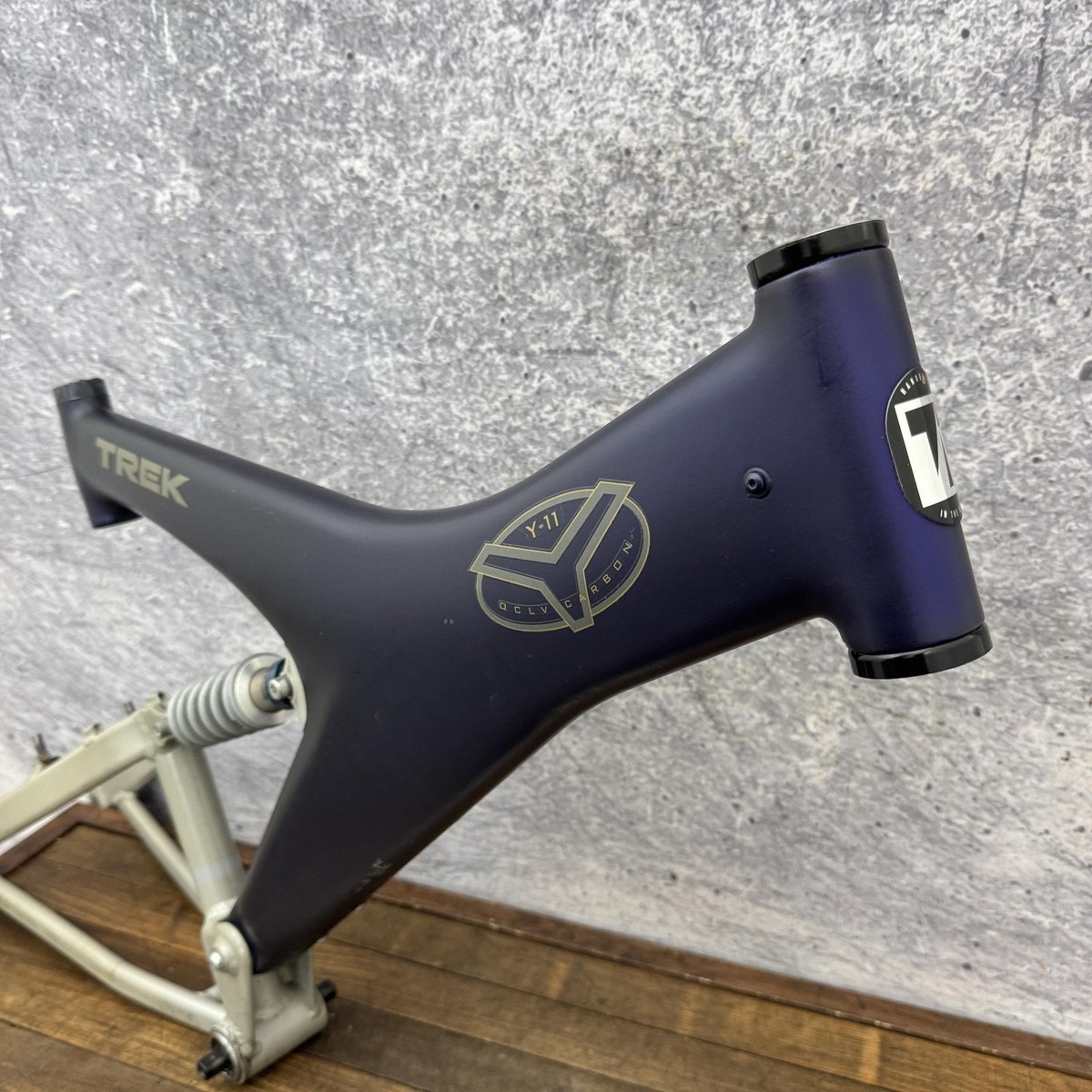 Vintage Trek OCLV Carbon Full Suspension Y-11 MTB Frame 19in Fox
