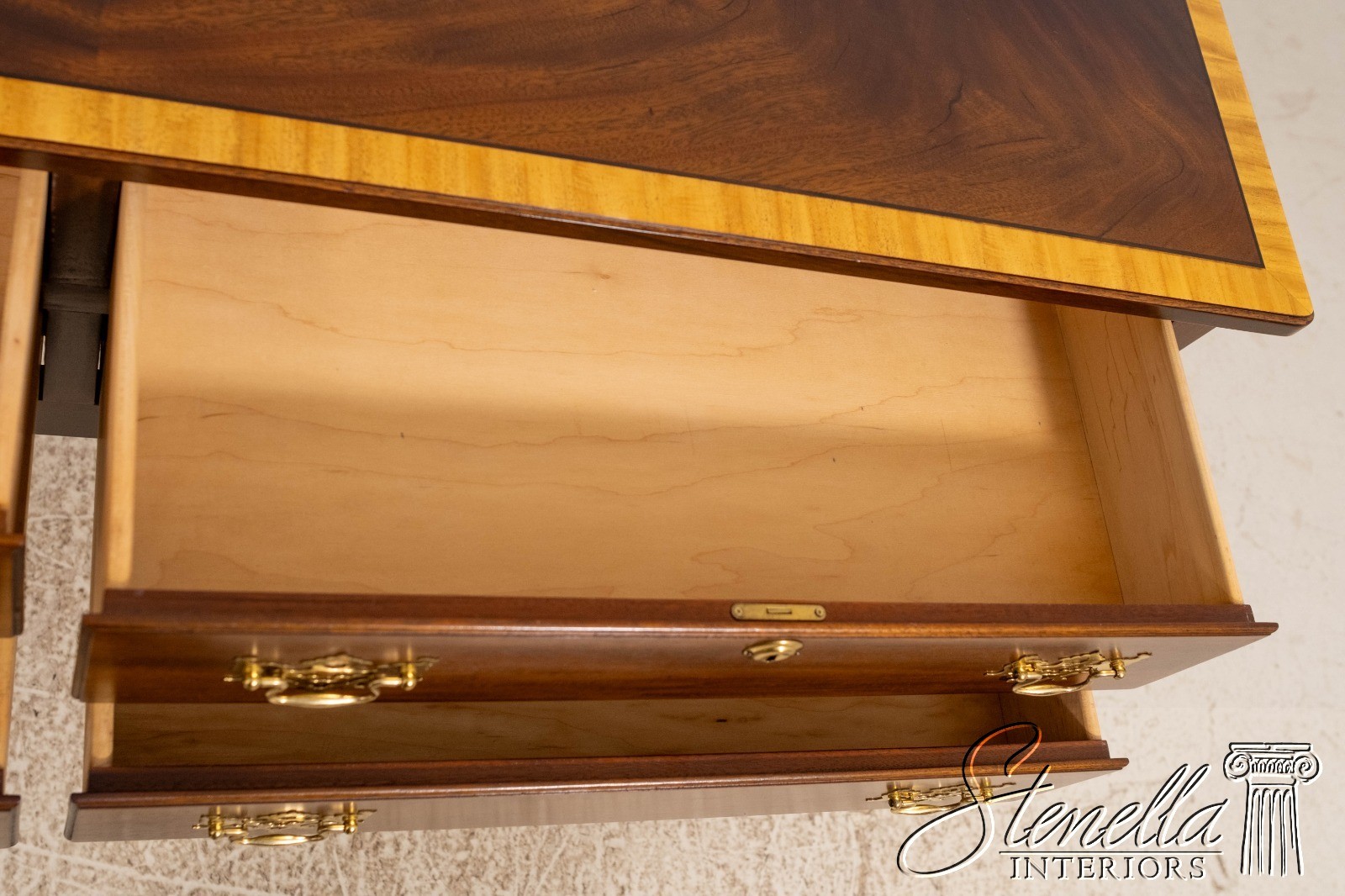 L70974: MADISON SQUARE 4 Drawer Mahogany Server Commode