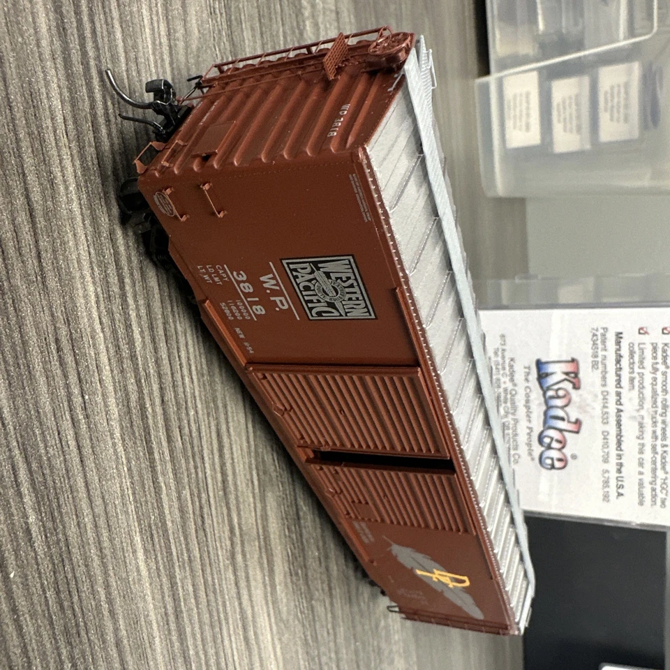 Kadee Cars HO Scale #6511 50’ PS-1 15’ Door Western Pacific NIB - Image 3 of 3
