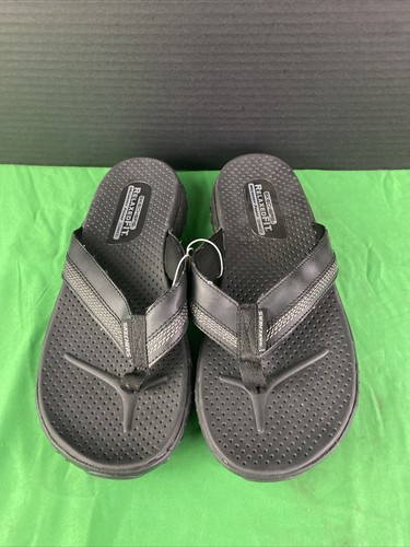 relaxed fit flip flops