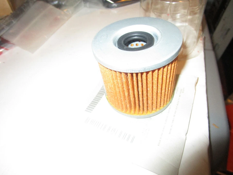 Filtro de aceite de motor OEM 16510-45040 NUEVO DE STOCK Suzuki GS1000 GS250 GS450 GS650 GS750 GS816 Foto 2 de 4