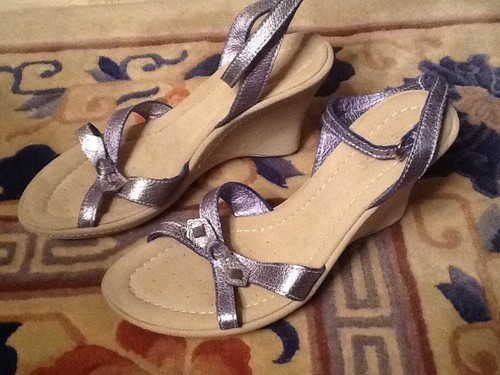 Geox lila blau metallic Napa Leder Gr. 40 US 9, 9,5 Damen Keilabsatz Sandalen
