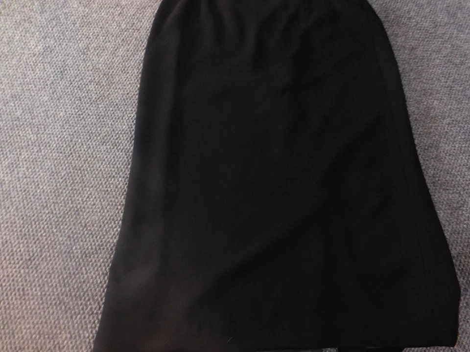 Jones Wear Mujer Falda 16 Negra Línea A Clásica Cremallera Elástica Esencial Clásica Foto 2 de 4