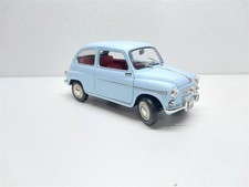 Fiat 600 Berlina Blu del 1963 - 1/18 Solido