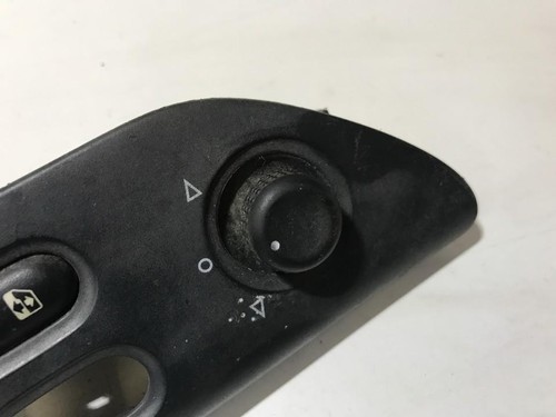 7700808035 Schalter Spiegelverstellung  Renault Laguna DE511072-37