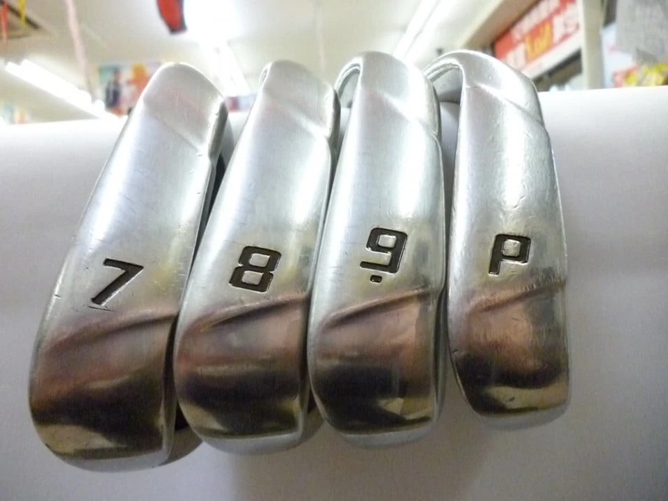 Bridgestone Tourstage V-iQ 2008 Irons #7-9.P(4Clubs)/Vi/Flex:R/Iron set - Image 4 of 4