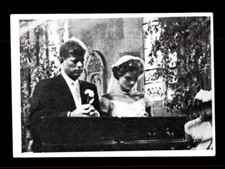 1964 TOPPS JOHN F KENNEDY #60 JFK AND JACKIE WER MARRIED AT NEWPORT