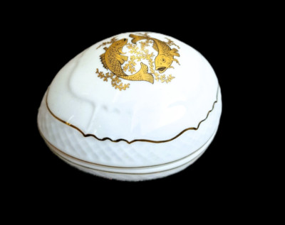 Dose Porzellan Eiform Leander 1946 alt 8x6,5x5cm 14kt Gold handbemalt Fische ovp