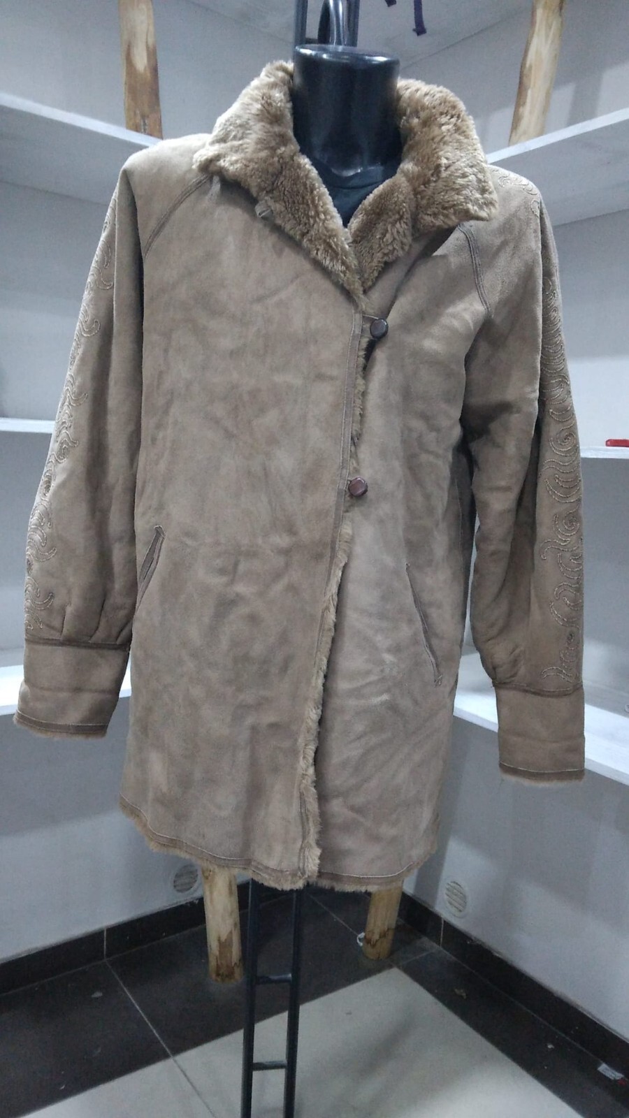 Pre-owned Woman Dark Beige Sheepskin Size 48 MG060LZ